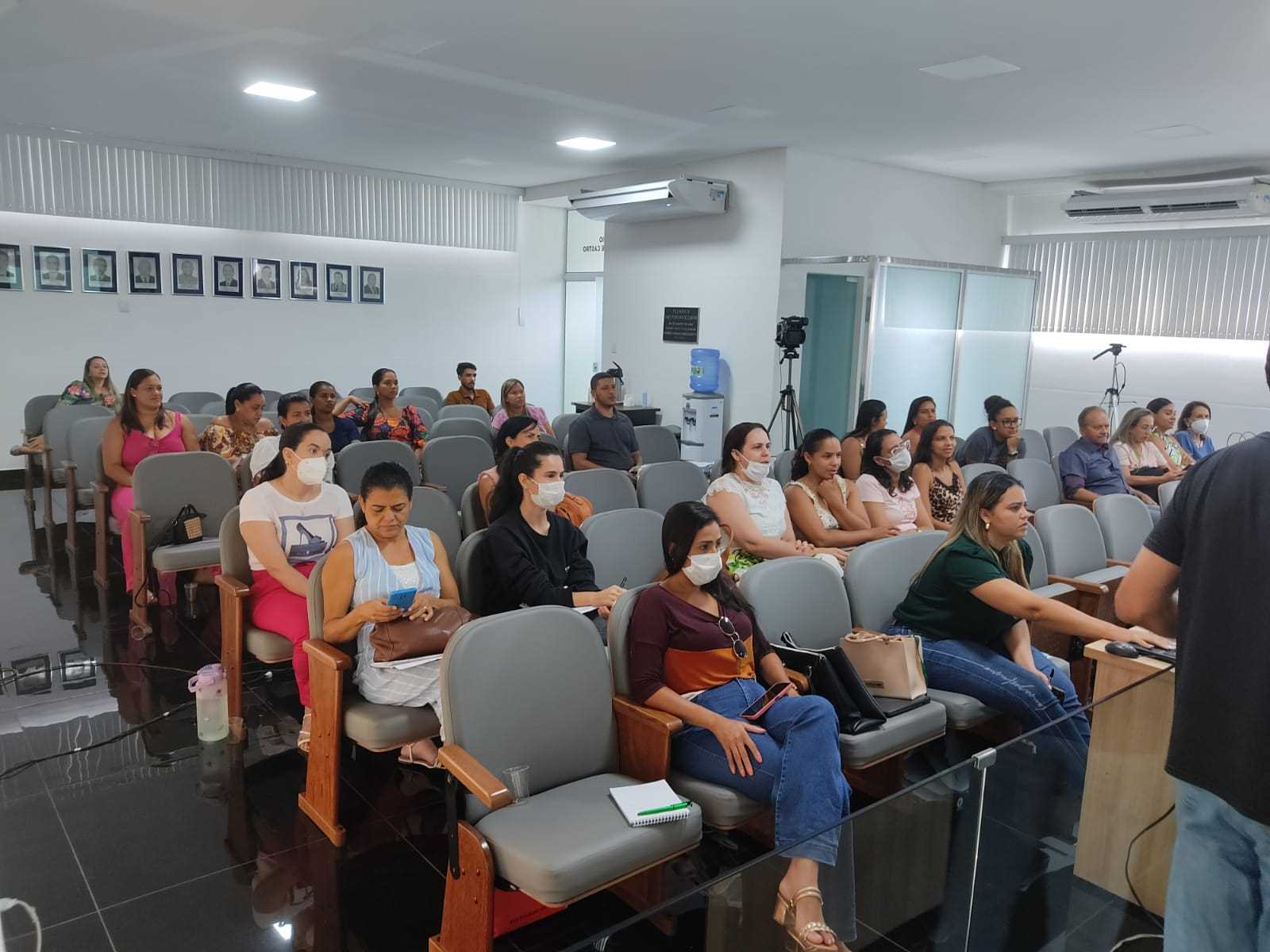 Camacã: Secretaria de Saúde promove palestra sobre a importância do diagnóstico e tratamento da Hanseníase